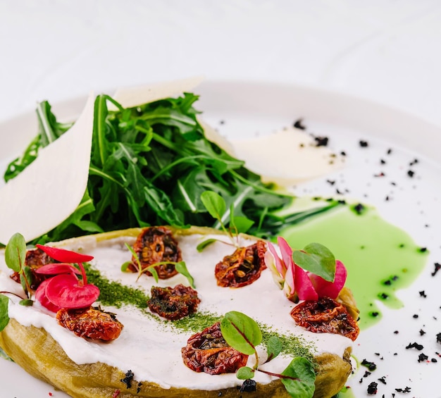 Plato principal creativo